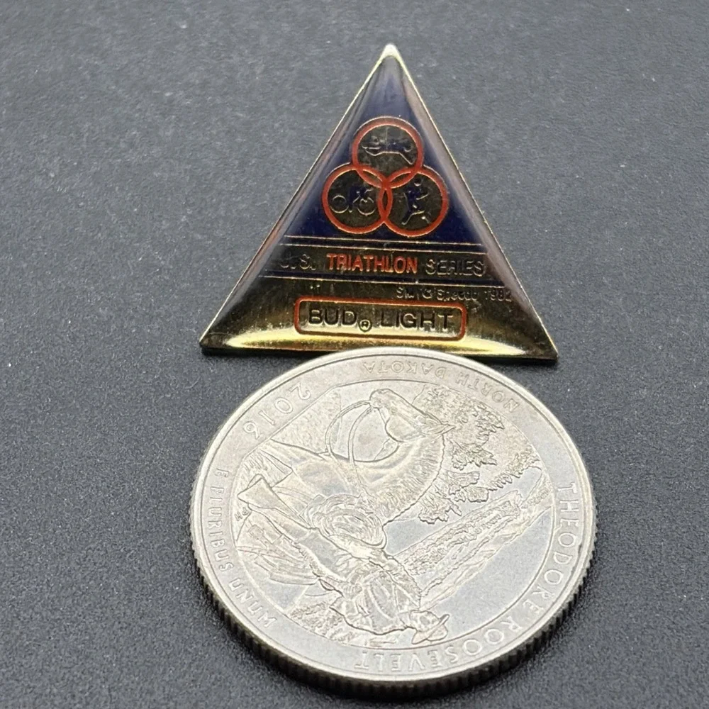 1992 U.S. Triathlon Series Bud Light Beer Alcohol Lapel Hat Pin‎